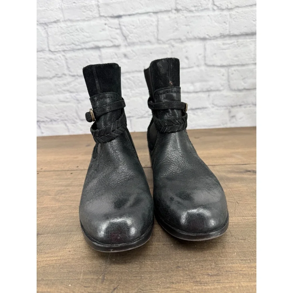 UGG Krewe Black Leather Shearling Ankle Boots 8 Braided Harness Moto Western